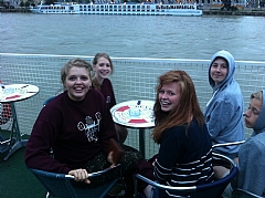 Maren, Kristine, Marther, Casper og Simen på elevecruise på Donau